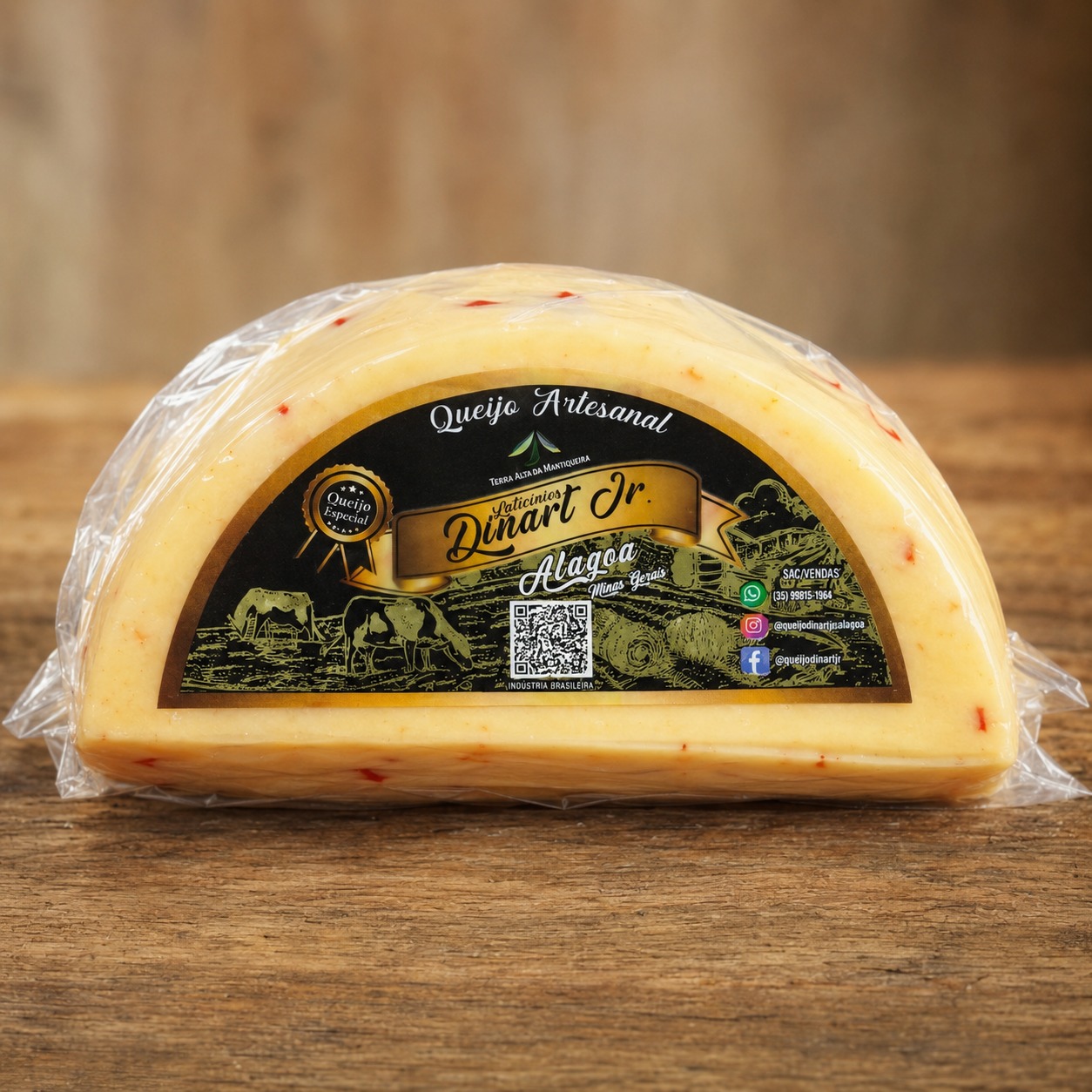 Parmesão Artesanal c Pimenta Biquinho